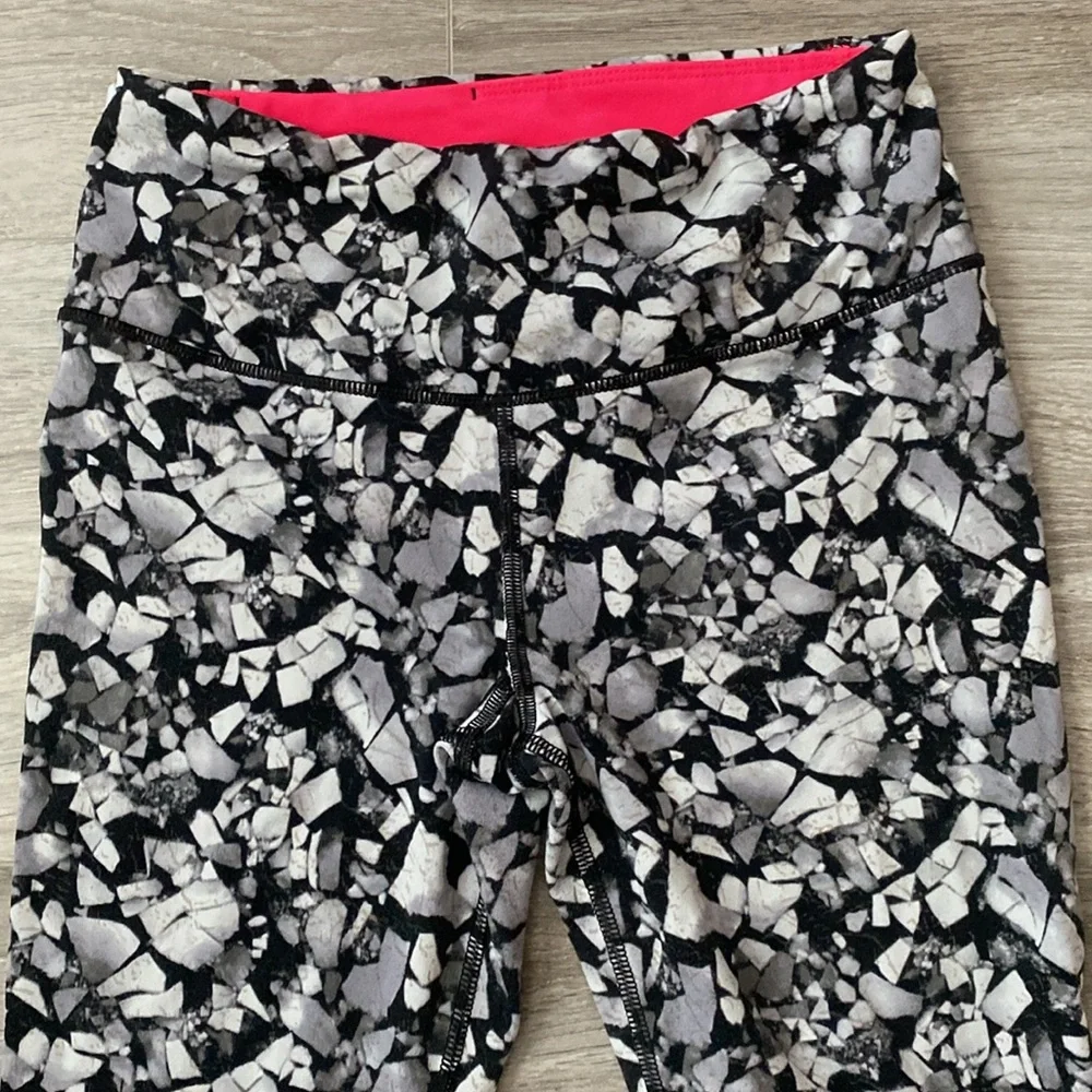 Victoria Secret Sport Knockout Cropped Leggings